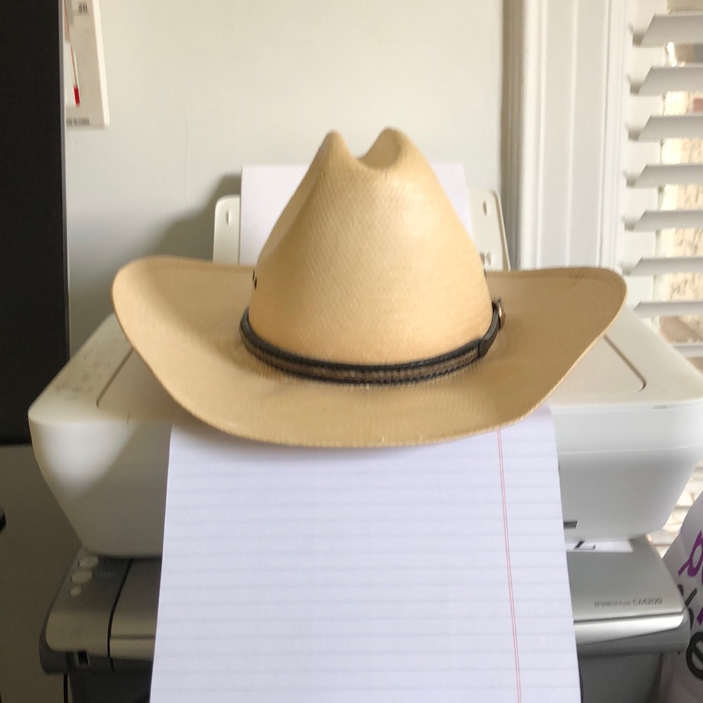 Men’s western straw, handmade Leather hat band, gently worn twice